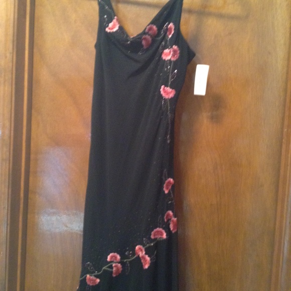 Long black dress - Picture 2 of 5